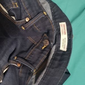 Signature Jeans